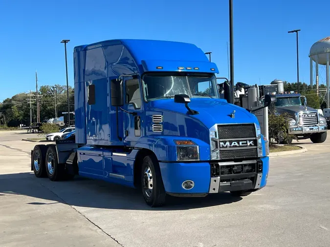 2020 MACK AN64T