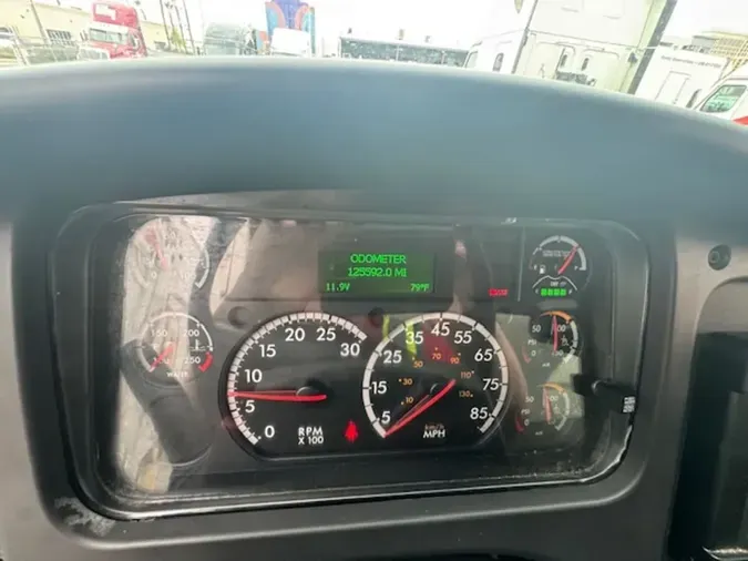 2018 FREIGHTLINER M2 106