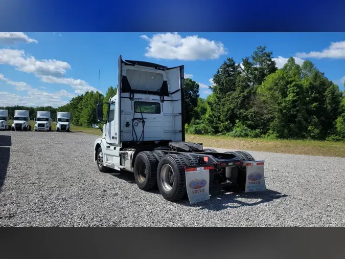 2018 Volvo VNL300