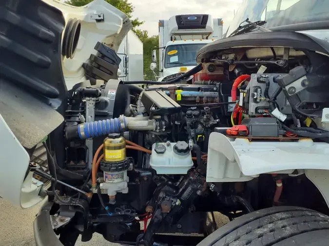 2020 FREIGHTLINER/MERCEDES M2 106