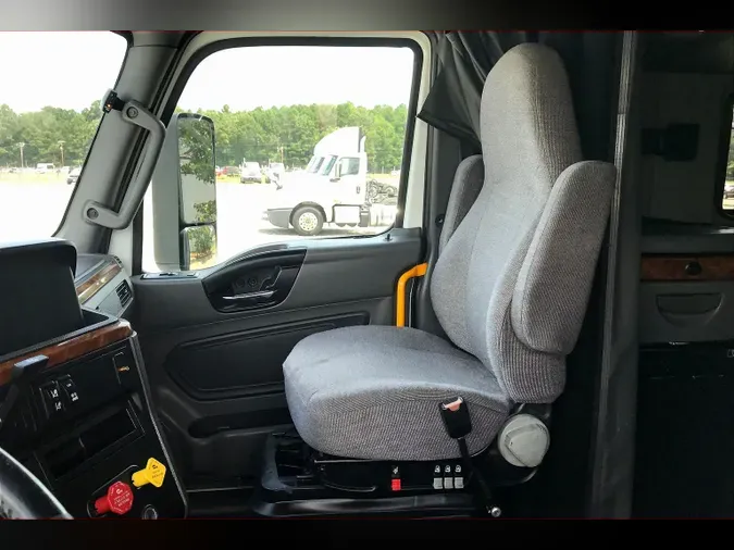 2021 INT LT625 6x4