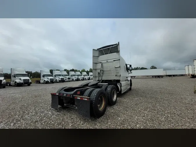 2019 Volvo VNL 740