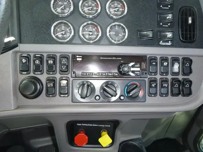 2020 Peterbilt 389