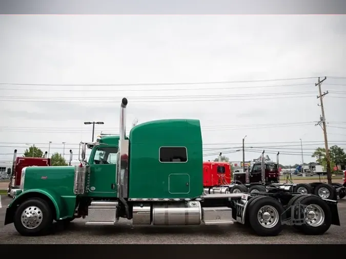 2024 PETERBILT 389