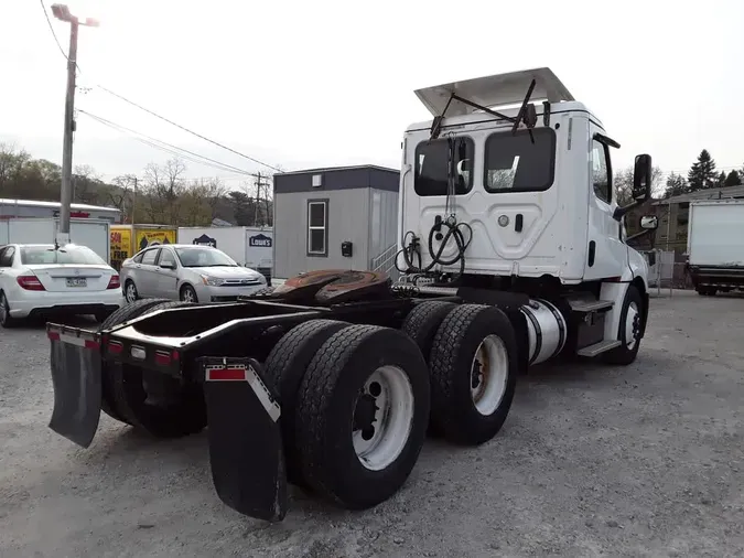 2019 FREIGHTLINER/MERCEDES CASCADIA 125