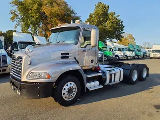 2017 MACK TRUCKS, INC. CXU600