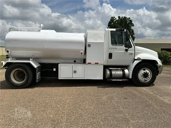 2005 INTERNATIONAL DURASTAR 4300