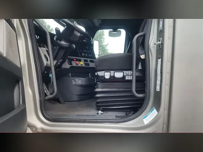 2020 FREIGHTLINER CA126