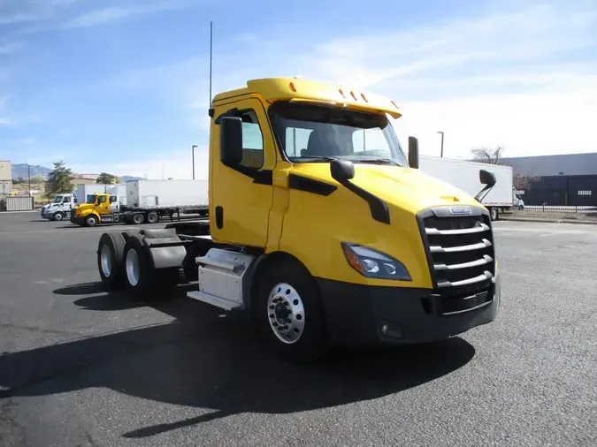 2020 FREIGHTLINER/MERCEDES NEW CASCADIA 116