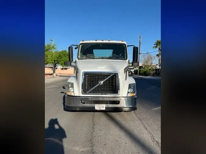 2016 VOLVO VNL42TRACTOR