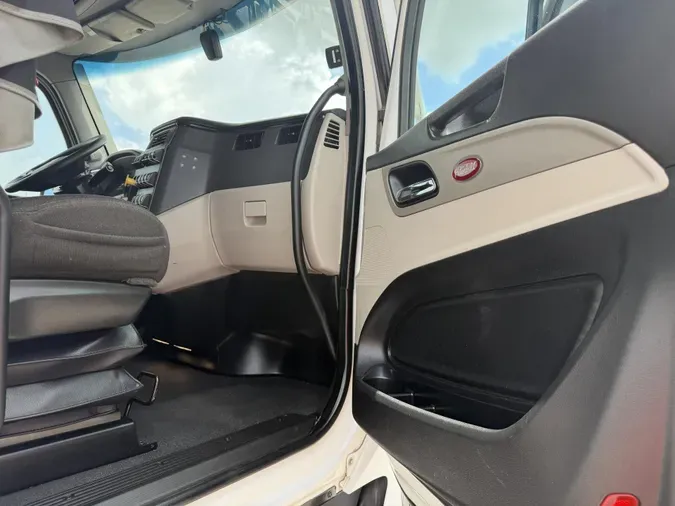 2022 Peterbilt 579