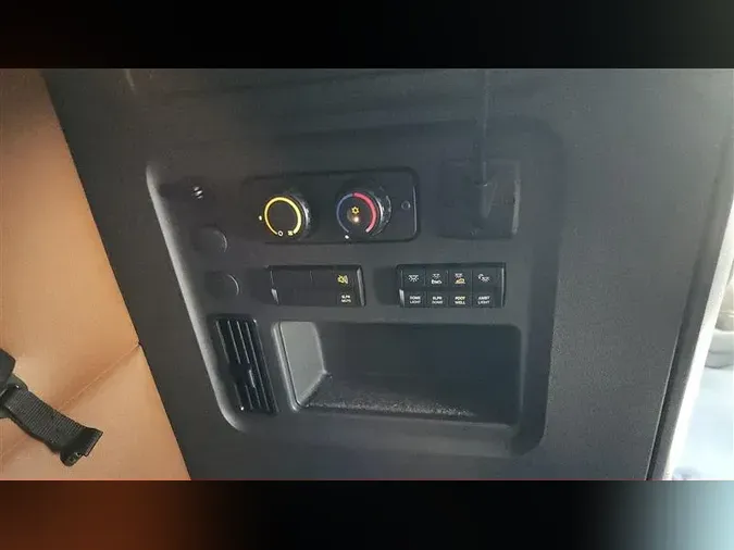 2020 FREIGHTLINER CA126