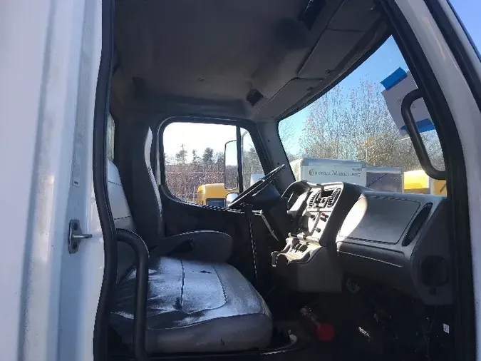 2009 FREIGHTLINER M2