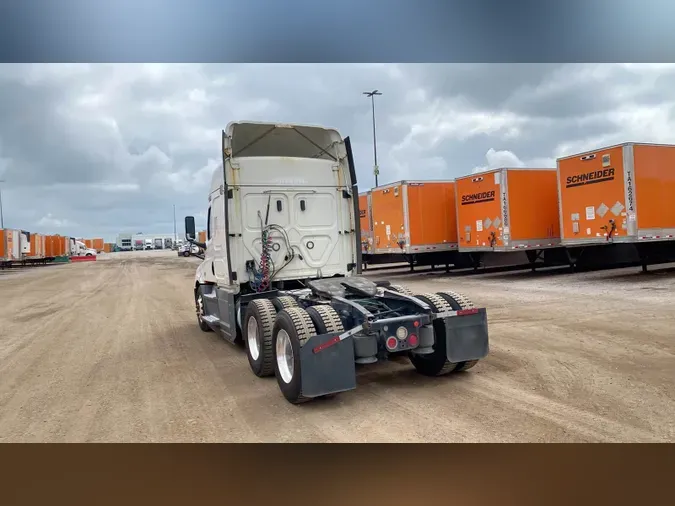 2020 Freightliner Cascadia 126