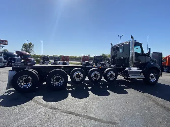 2025 Kenworth T880