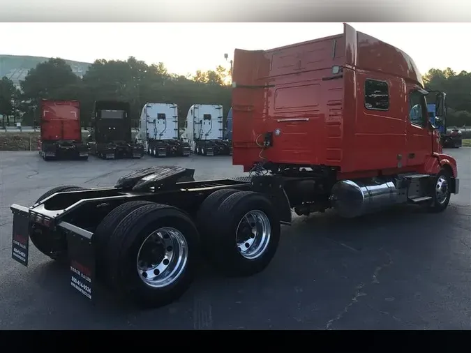 2018 VOLVO VNL730