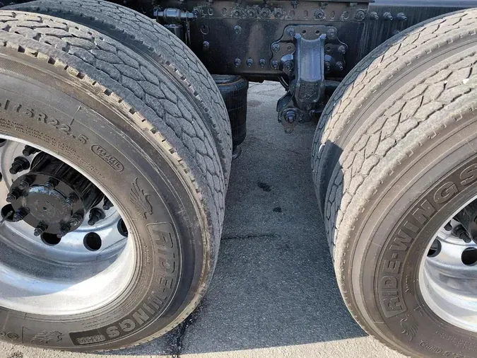 2021 VOLVO VNL64T860