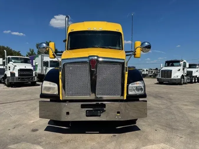 2019 KENWORTH T880