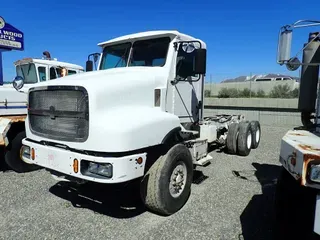 2005 Oshkosh F2346 - 6x6 Cab & Chassis