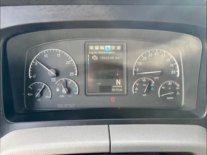 2020 Freightliner Cascadia 126