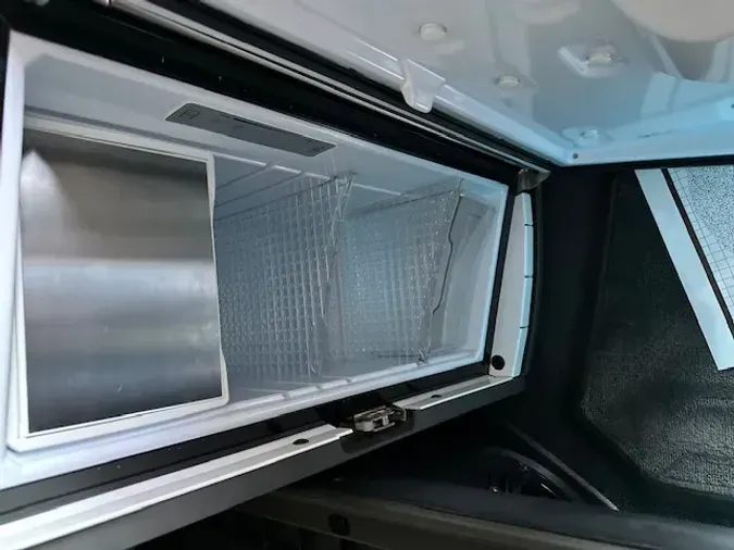 2021 VOLVO VNL64T760