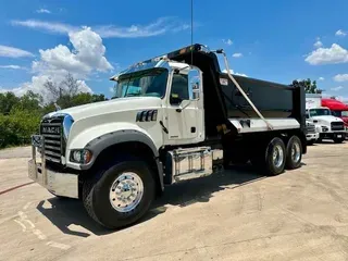 2022 MACK GR64F