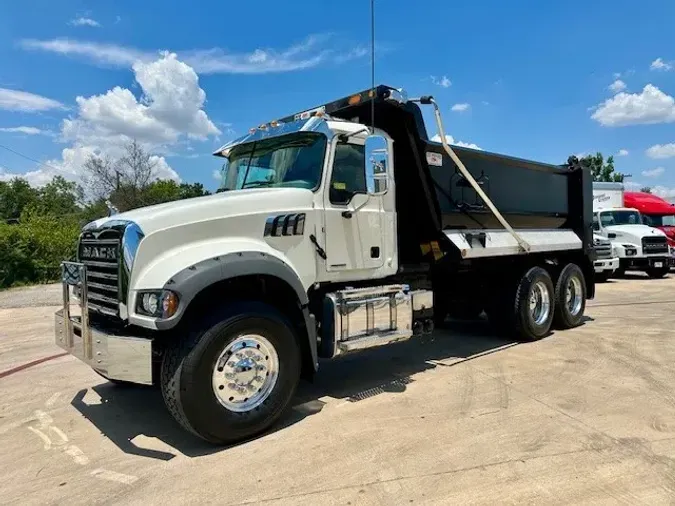 2022 MACK GR64F2cb013a1330a31a261739ae61fd3d681