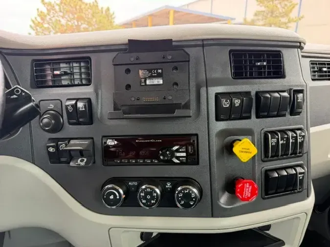 2020 PETERBILT 579
