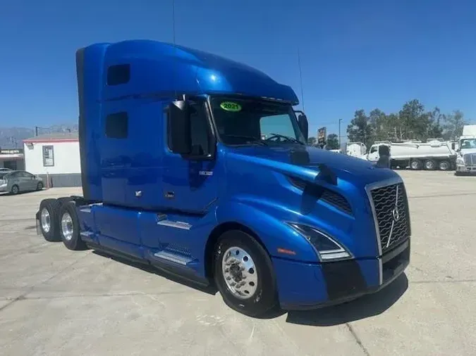 2021 Volvo VNL64T7602cb6cc74cc1ec438e0f3558a7100e550