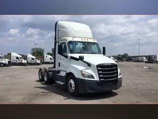 2020 Freightliner Cascadia 126