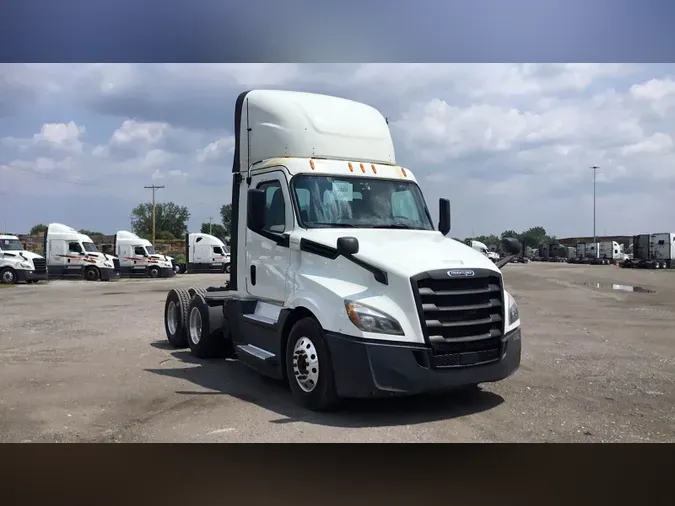 2020 Freightliner Cascadia 1262cb82393446f1a273848834f993dffc7