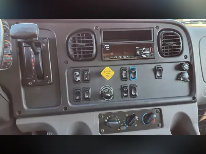 2019 FREIGHTLINER/MERCEDES M2 106