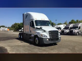 2021 Freightliner Cascadia 126