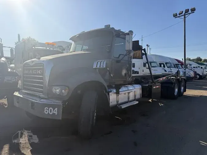 2012 MACK GRANITE GU713