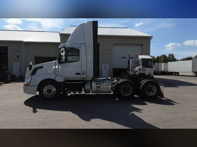 2016 Volvo VNL300