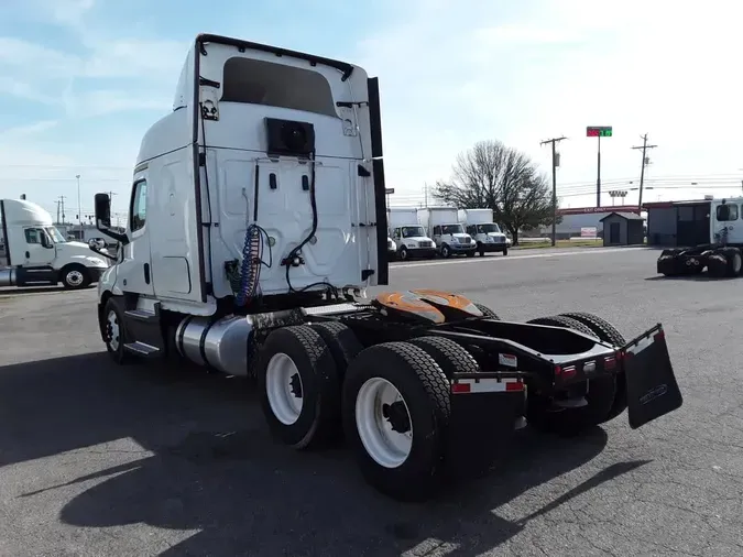 2019 FREIGHTLINER/MERCEDES NEW CASCADIA 1262cc6ca23e338bf0aa32ba5d8a9b07eb8