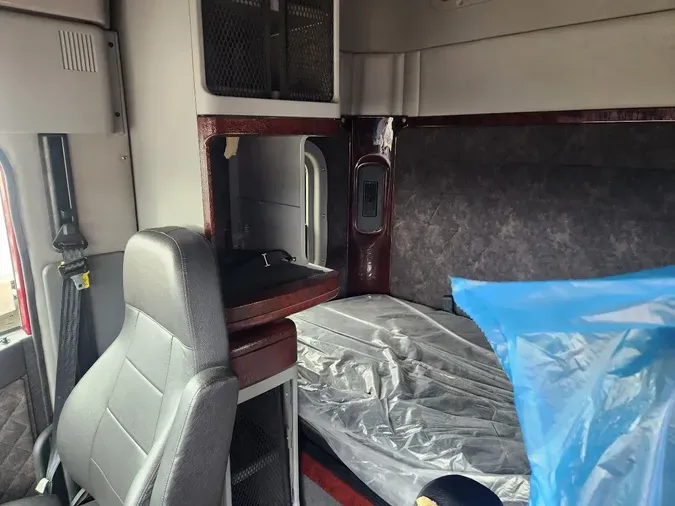 2018 FREIGHTLINER Coronado SD122