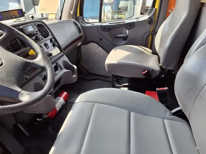 2019 FREIGHTLINER/MERCEDES M2 106