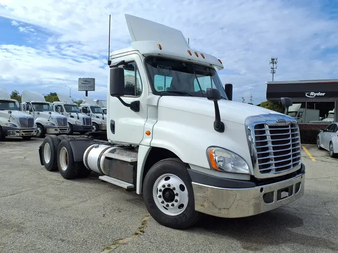 2017 FREIGHTLINER/MERCEDES CASCADIA 125