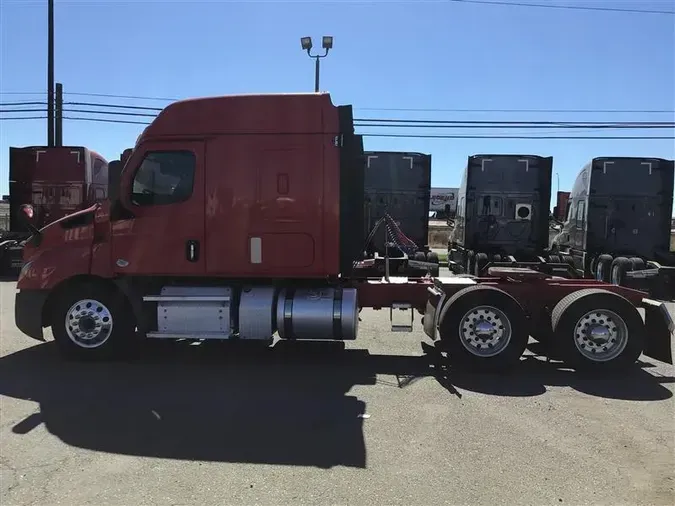 2020 FREIGHTLINER CA116
