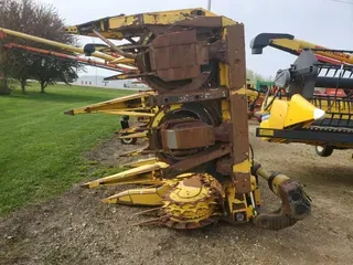 2009 NEW HOLLAND 440FI