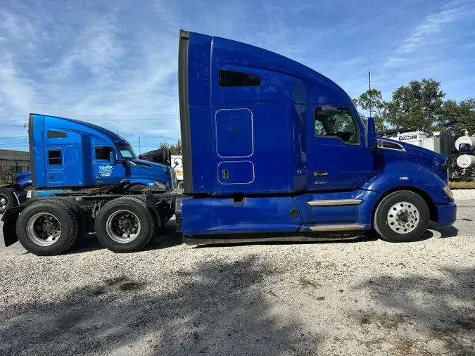 2022 Kenworth T6802cd0ce1a0818ff9d8d10270bcdc0f60e