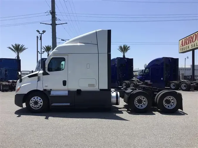 2020 FREIGHTLINER CA116