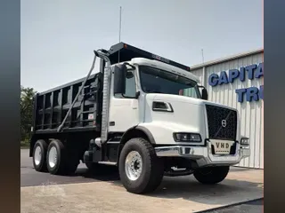 2027 VOLVO VHD64B300