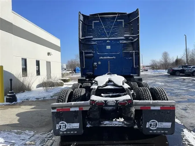 2021 VOLVO VNL760