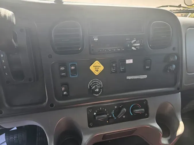 2019 FREIGHTLINER/MERCEDES M2 106