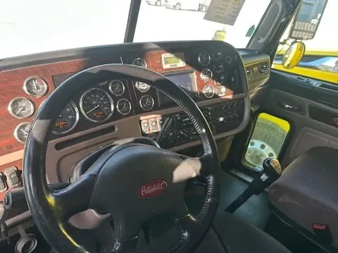 2019 Peterbilt 389