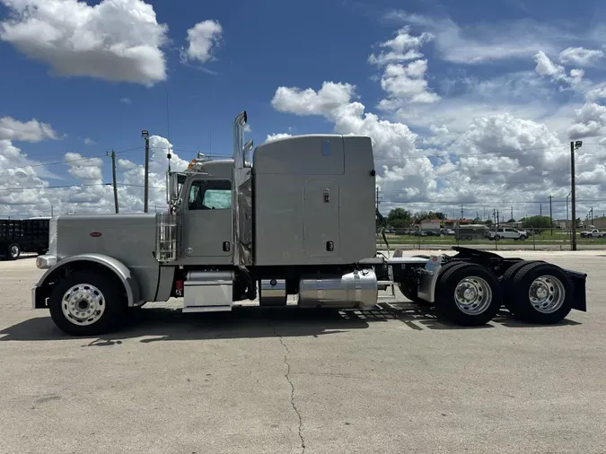 2020 Peterbilt 389