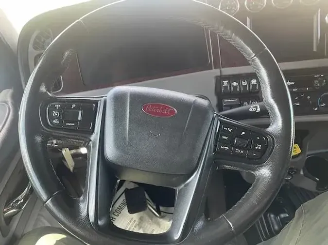 2022 Peterbilt 389