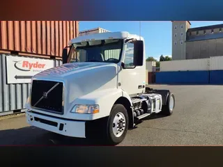 2014 VOLVO VNM42TRACTOR